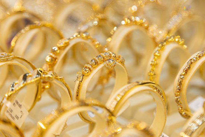 Giá Vàng Thế Giới Rơi Mạnh, Vàng Trong Nước Mất Gần 1 Triệu Đồng/Lượng vang duc 4 06094344 700x467 - Giá Vàng Thế Giới Rơi Mạnh, Vàng Trong Nước Mất Gần 1 Triệu Đồng/Lượng