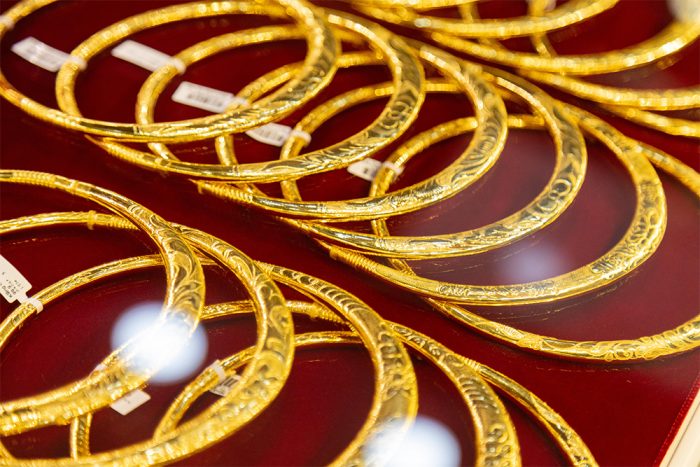 gia vang 31072025 700x467 - Giá vàng SJC hôm nay giảm mạnh khi Fed chưa phát tín hiệu nới lỏng tiền tệ