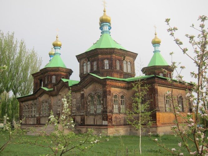 nha tho go 1 666x500 - Nhà thờ gỗ ở Nga - tuyệt phẩm kiến trúc bằng gỗ