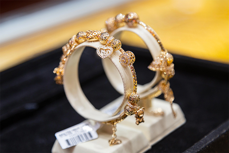gia vang 1606 - Giá vàng hôm nay 16/6: Chưa ngừng tăng, vượt xa 3.400 USD/ounce