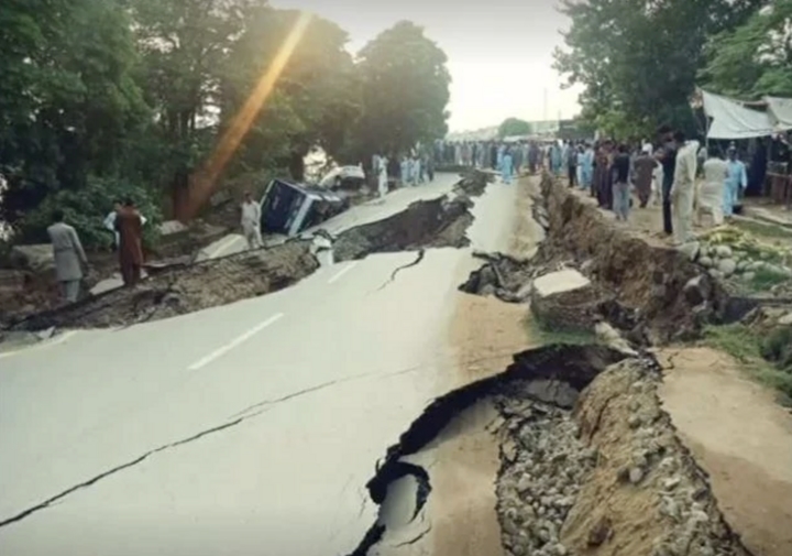 tin tuc 24h the gioi 2 - Động đất mạnh 6 độ richter rung chuyển dãy Hindu Kush, người dân Afghanistan và Pakistan hoảng loạn