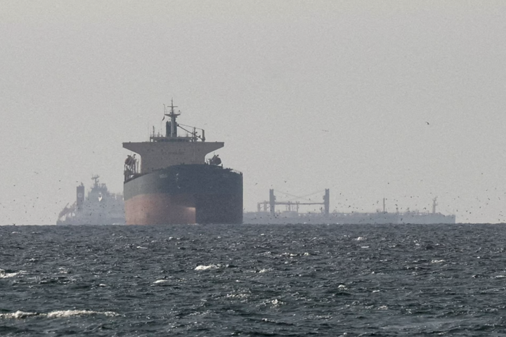 tin the gioi hom nay - Mỹ mở đợt không kích mới vào Iran, khôi phục trừng phạt dầu mỏ