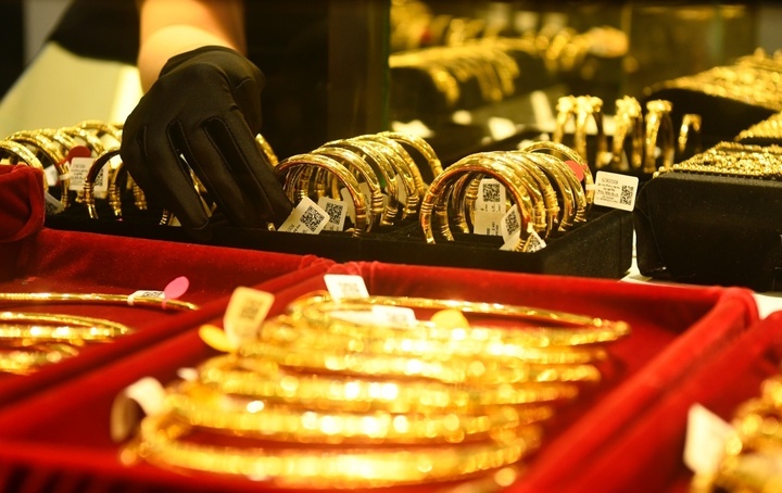 Giá vàng hôm nay 22/8: Vượt ngưỡng 4.600 USD/ounce gia vang the gioi 2 - Giá vàng hôm nay 22/8: Vượt ngưỡng 4.600 USD/ounce